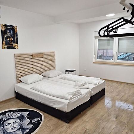 Expo Airport Otel Surčin المظهر الخارجي الصورة